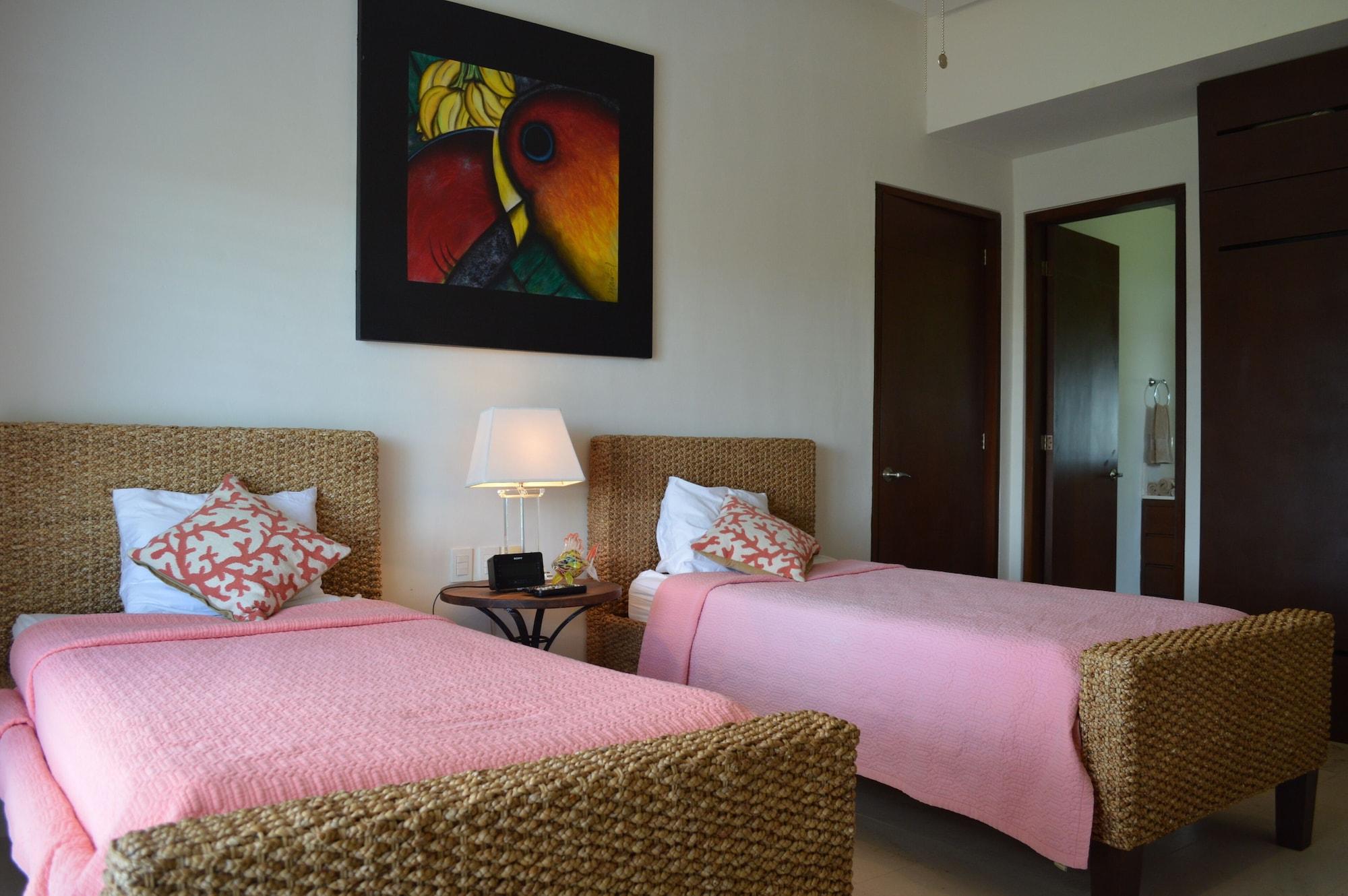 Okol Paraiso By Riviera *