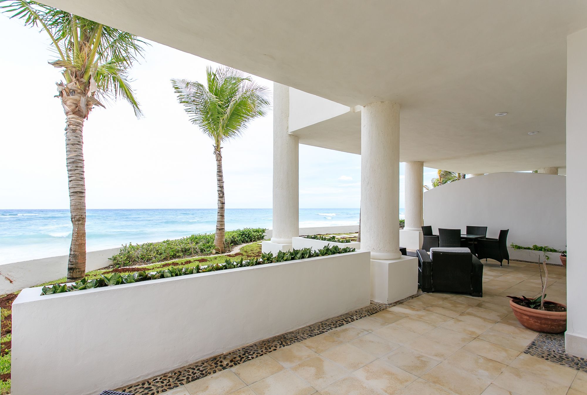 Okol Paraiso By Riviera *