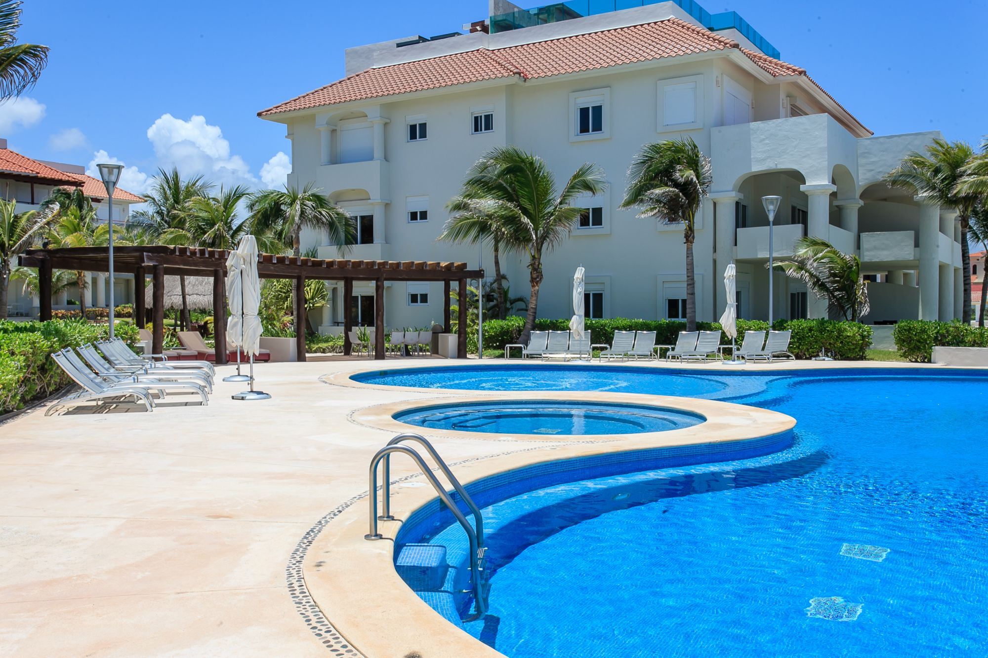 Okol Paraiso By Riviera *